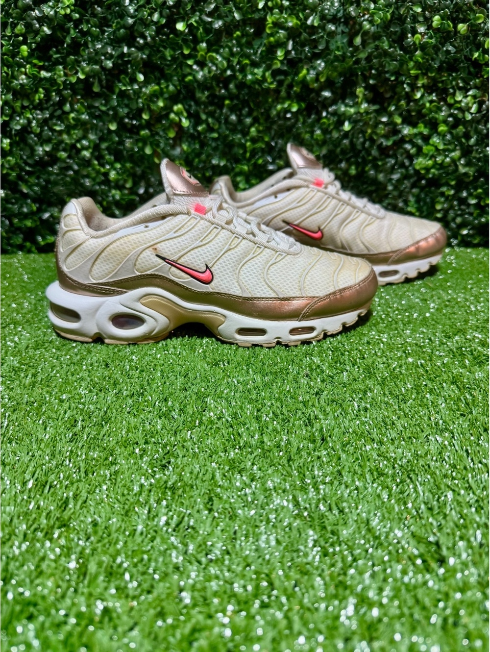 Nike Air Max Plus TN Metallic Rose Gold Pink Women’s Size 8.5